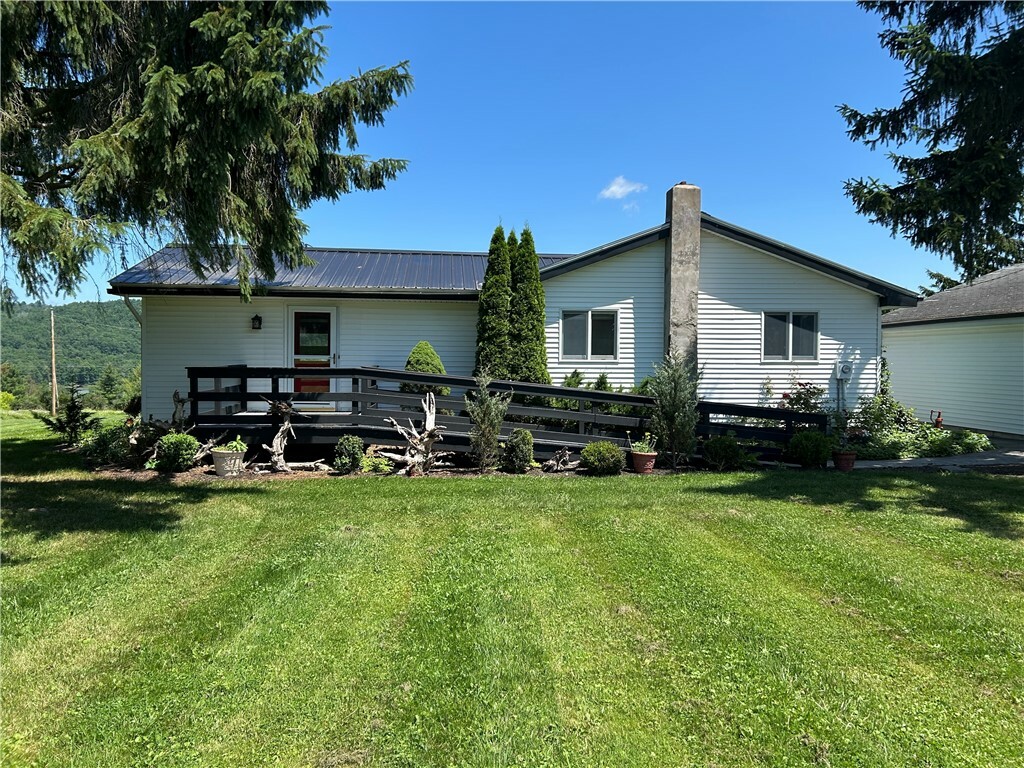 Property Photo: 17 Sunrise Lane PA 16929