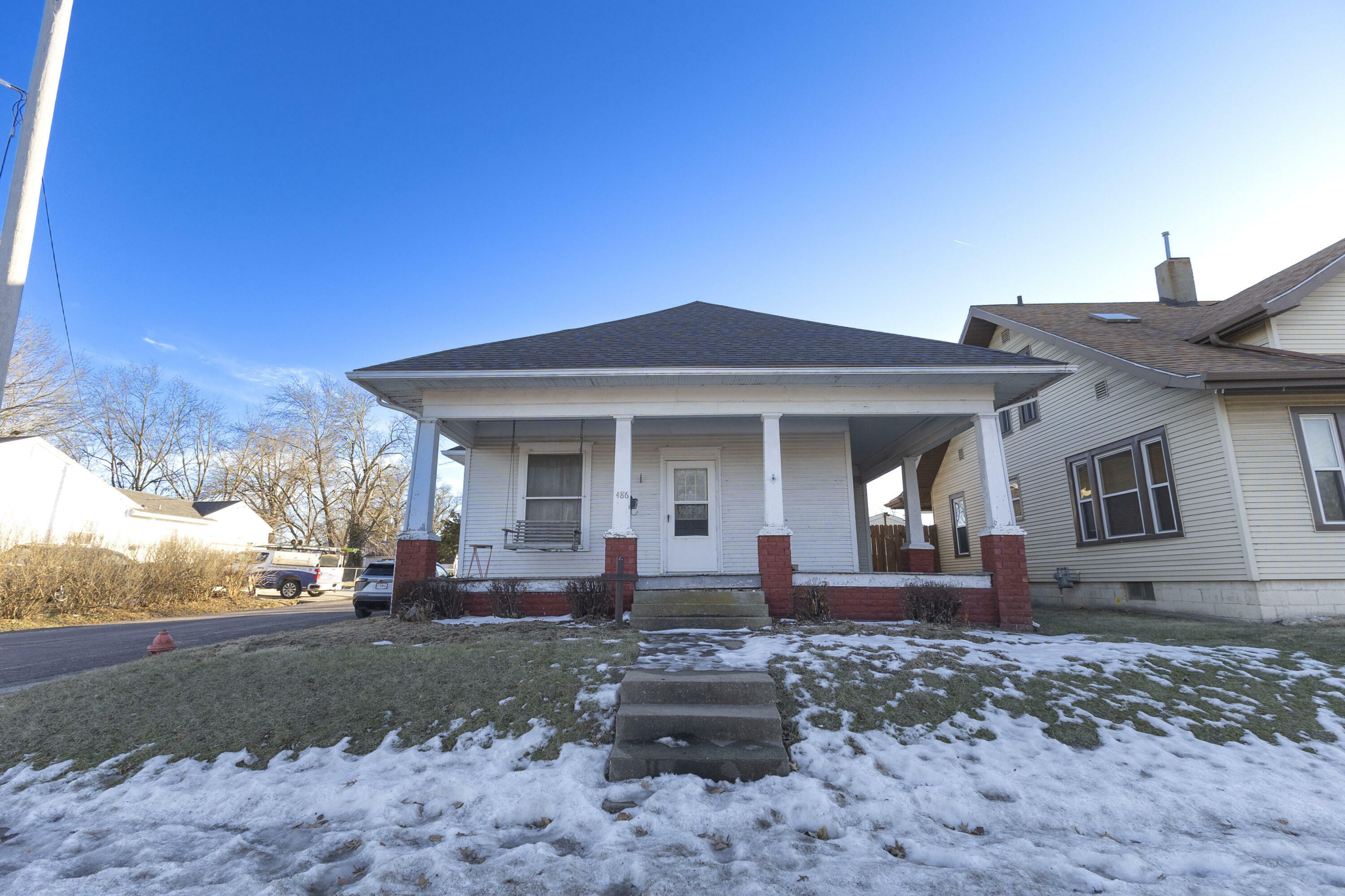 Property Photo:  486 E Rollins St  MO 65270 