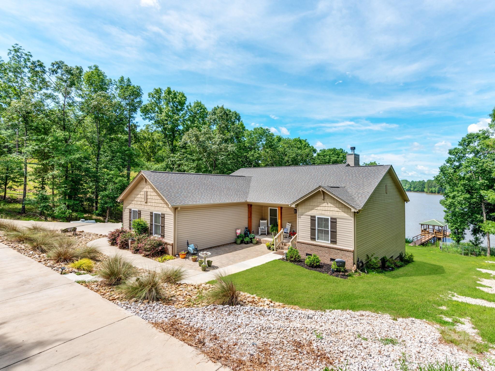 Property Photo:  1879 Wateree Road  SC 29180 