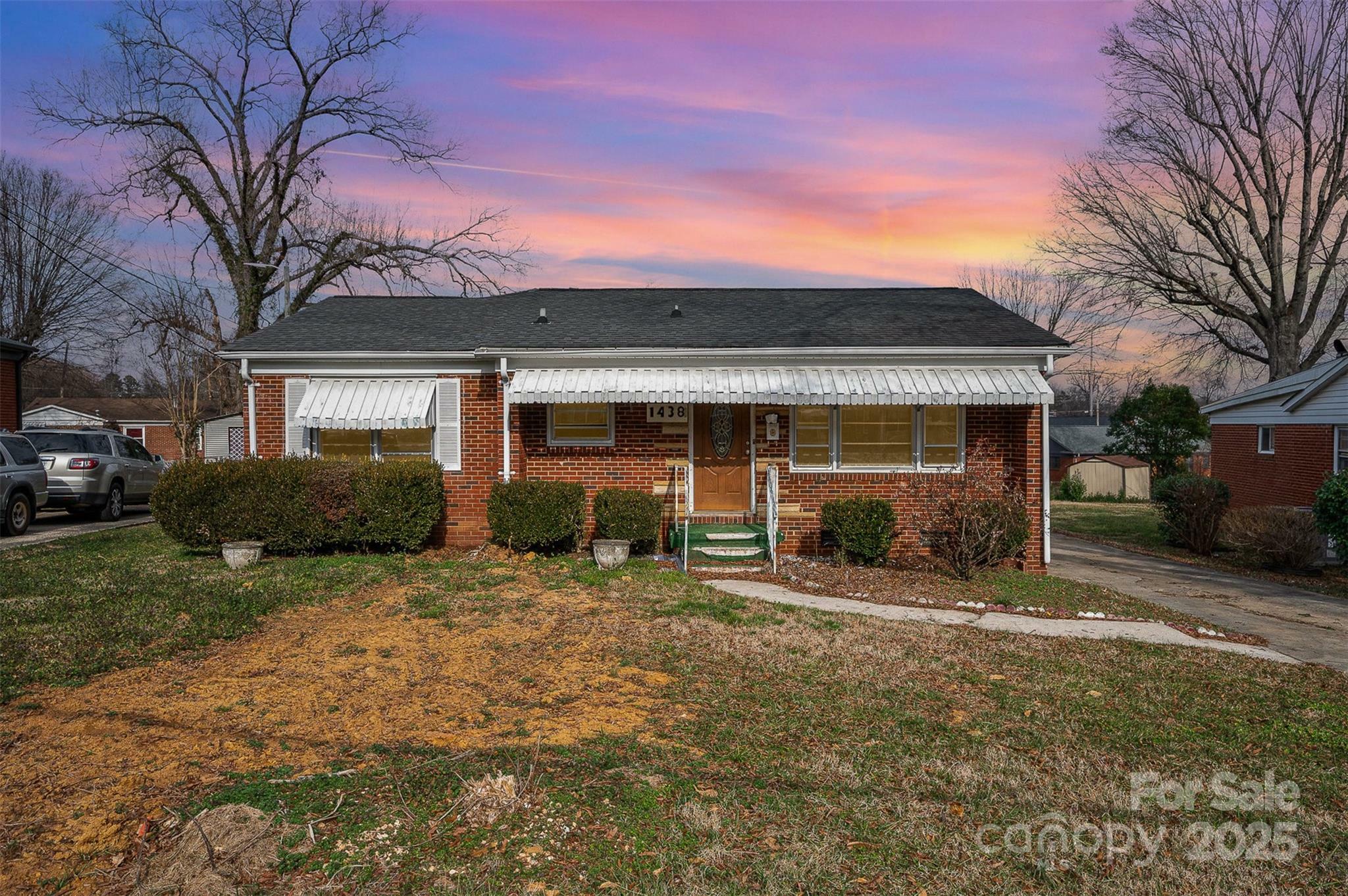 Property Photo:  1438 Waddell Street  NC 28216 