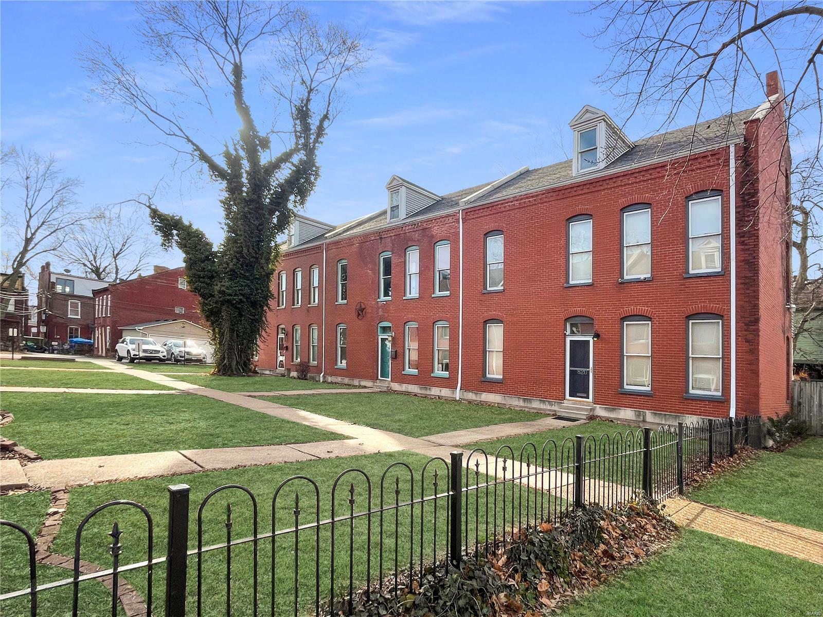 818 Ann Avenue  St Louis MO 63104 photo