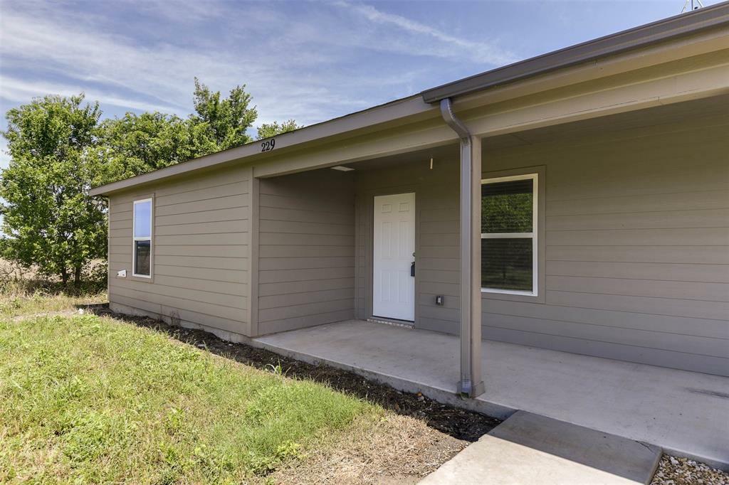 Property Photo:  217 Davenport  TX 76651 