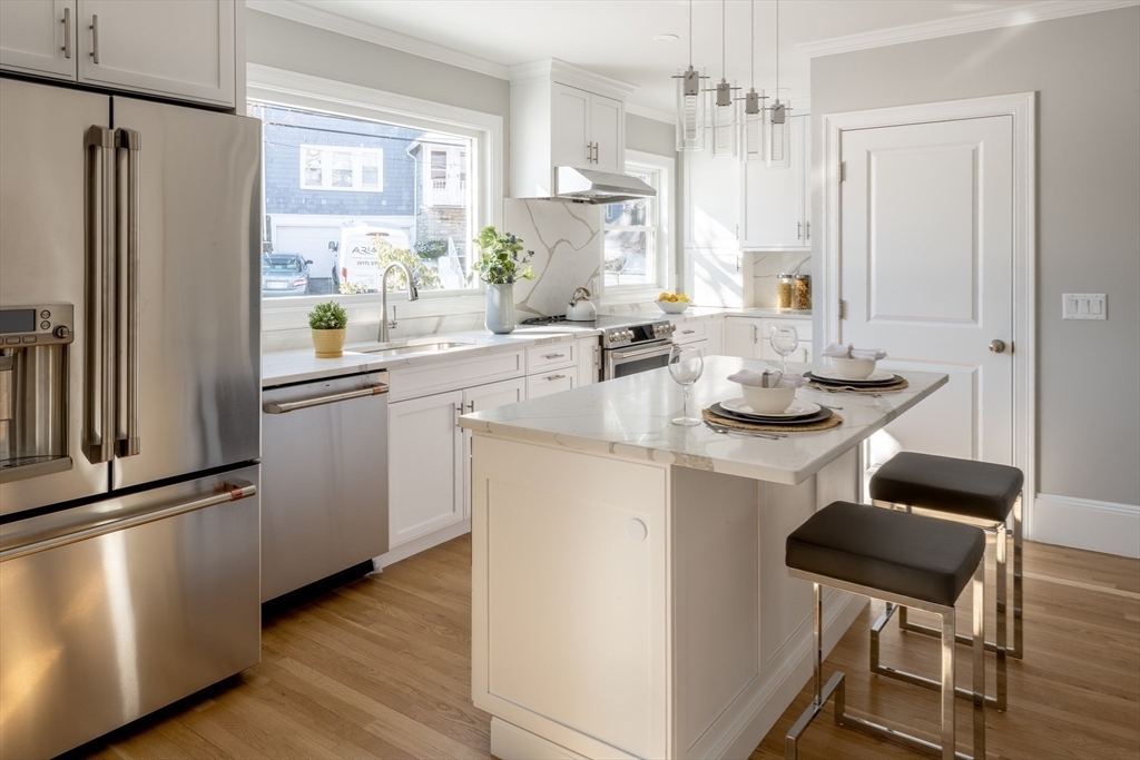 Property Photo: 51 Edgecliff Rd 51 MA 02472
