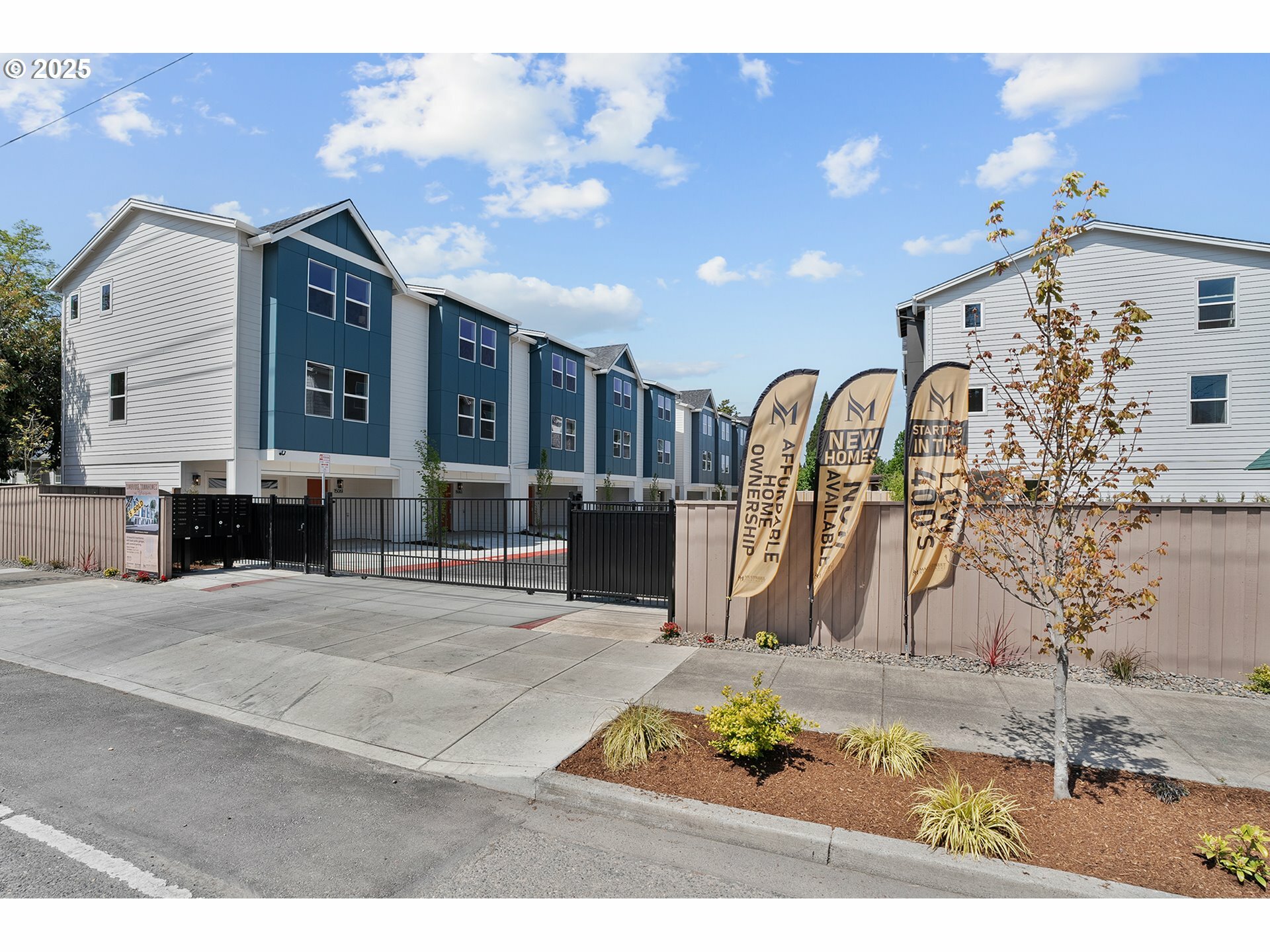 Property Photo:  15091 SE Division St  OR 97236 