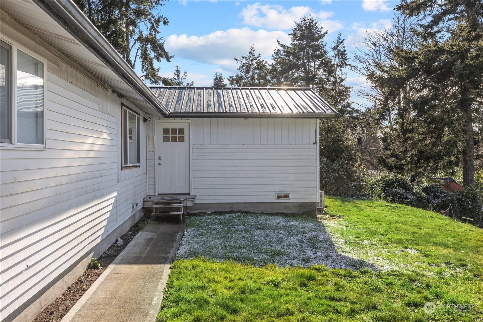 Property Photo:  621  Ocean View Drive  WA 98277 