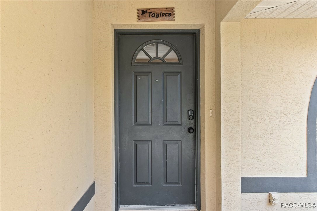 Property Photo:  6765 E Seneca Street  FL 34452 