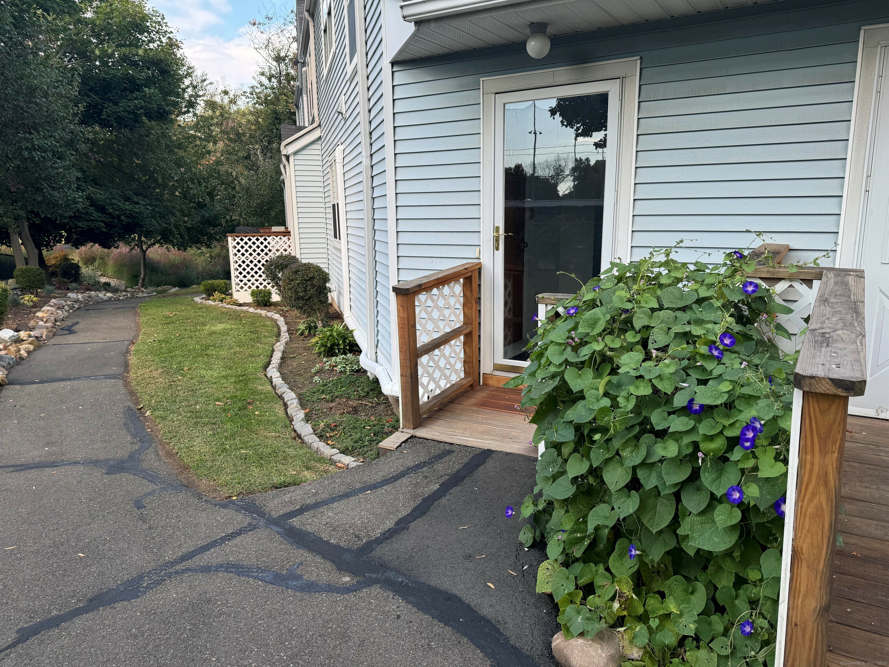 Property Photo: 418 Woodward Avenue Apt 26 CT 06512