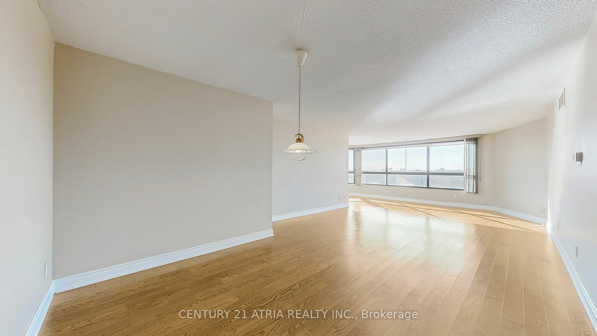 Property Photo:  1300 Bloor St 701  ON L4Y 3Z2 