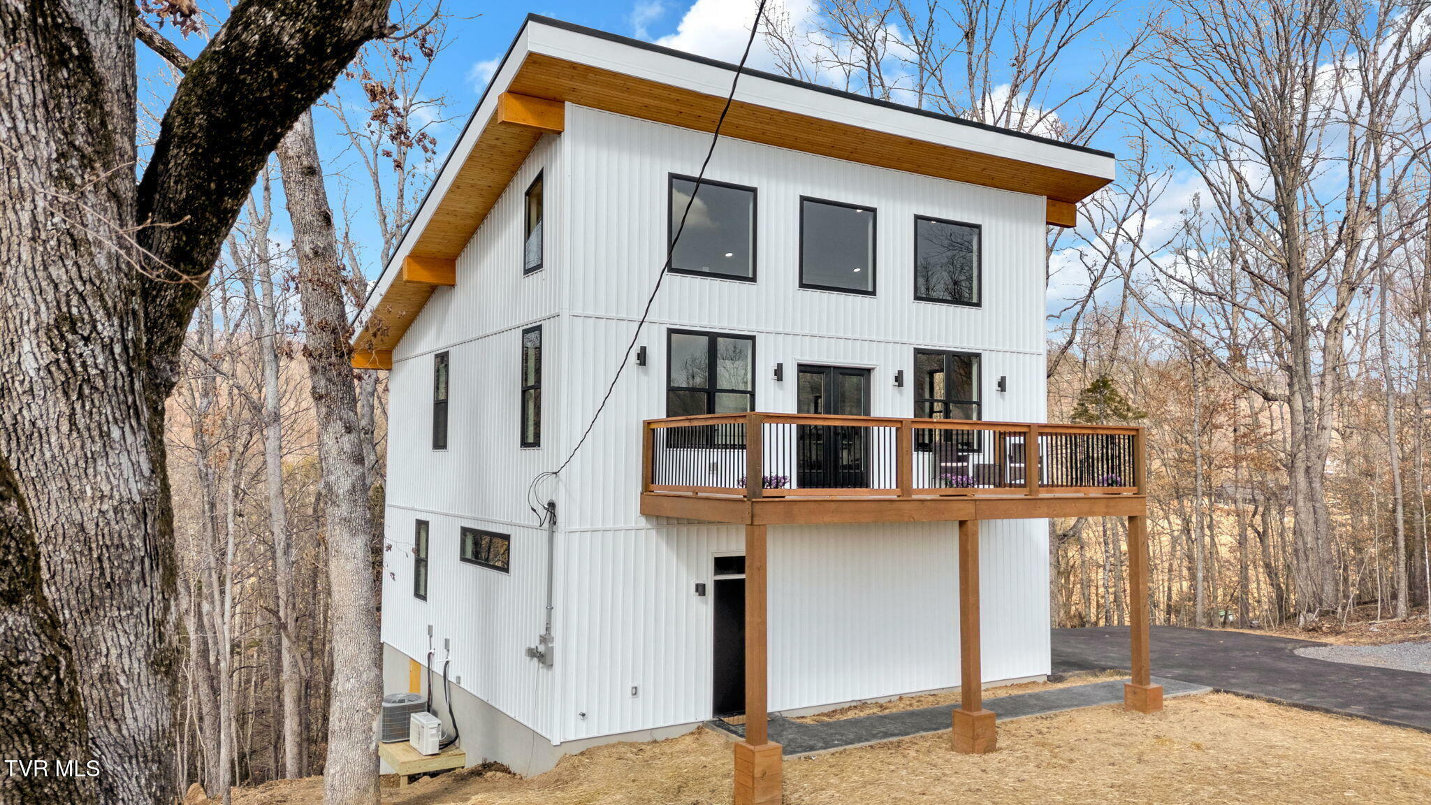 Property Photo:  567 Lakeside Drive  TN 37664 