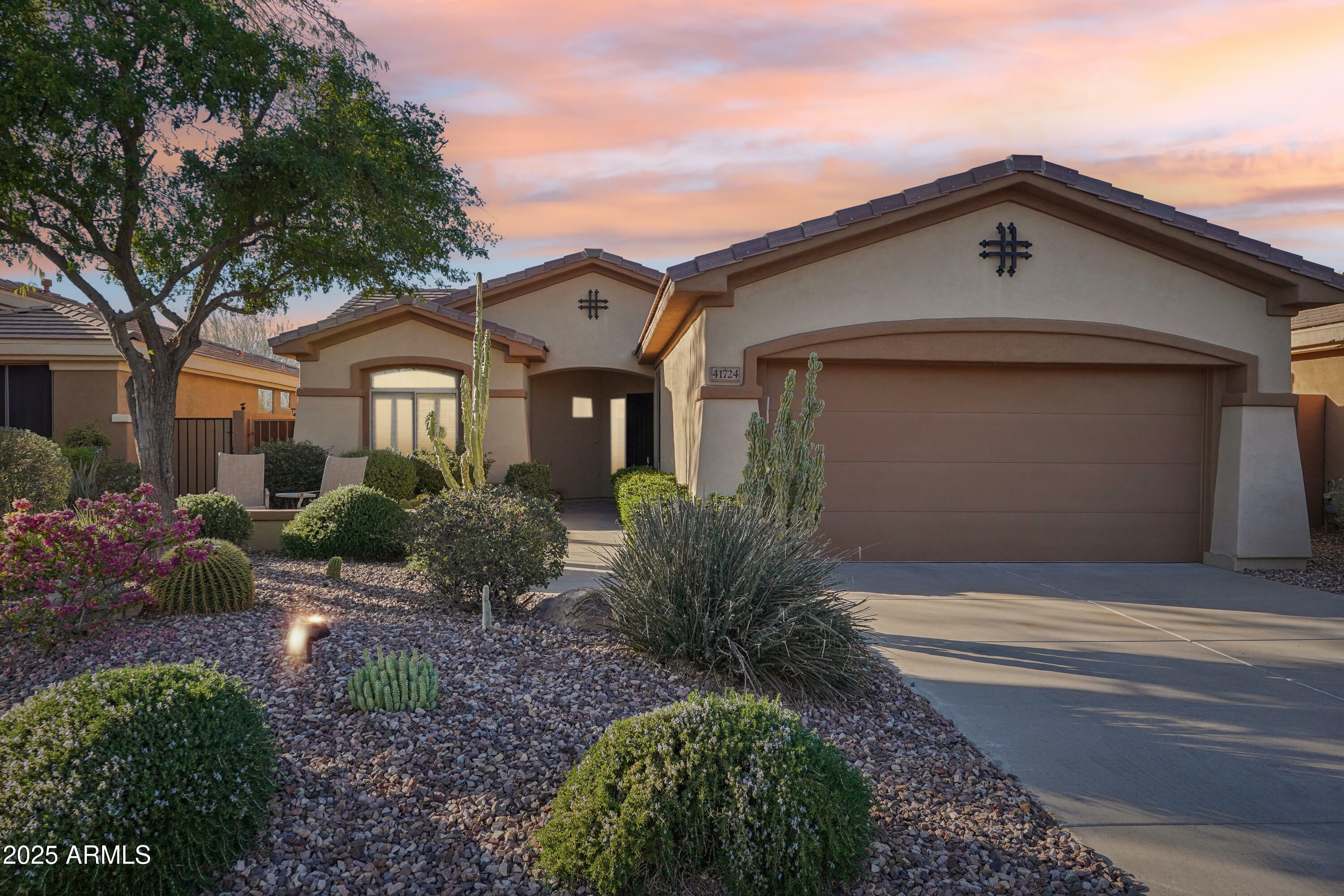 Property Photo: 41724 N Crooked Stick Road AZ 85086