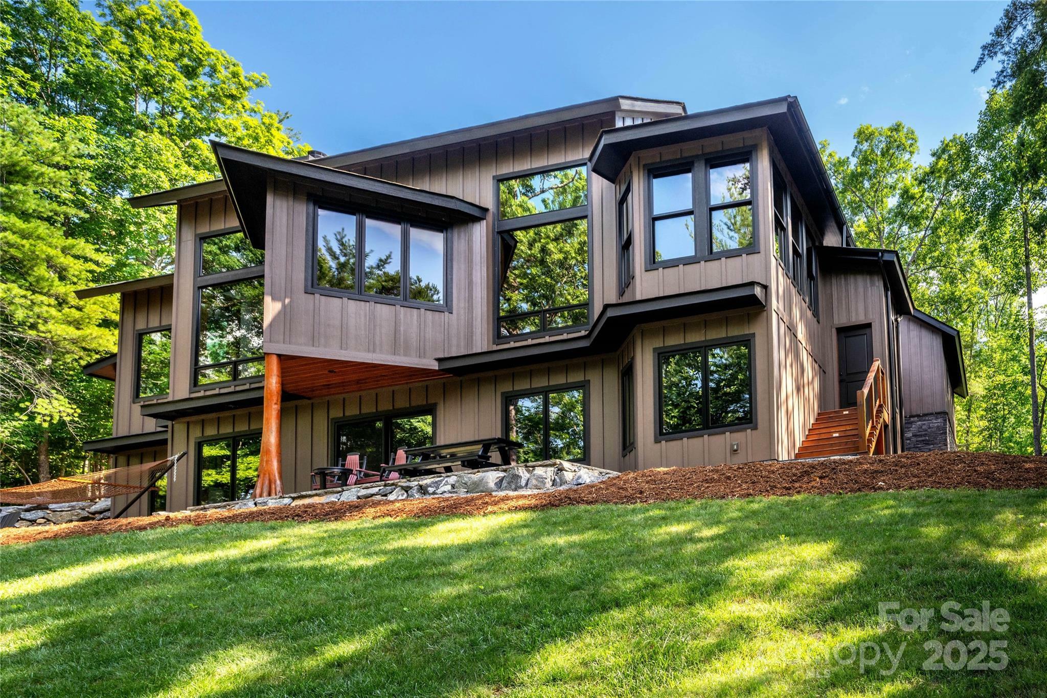 Property Photo: 2126 Sycamore Drive NC 28761