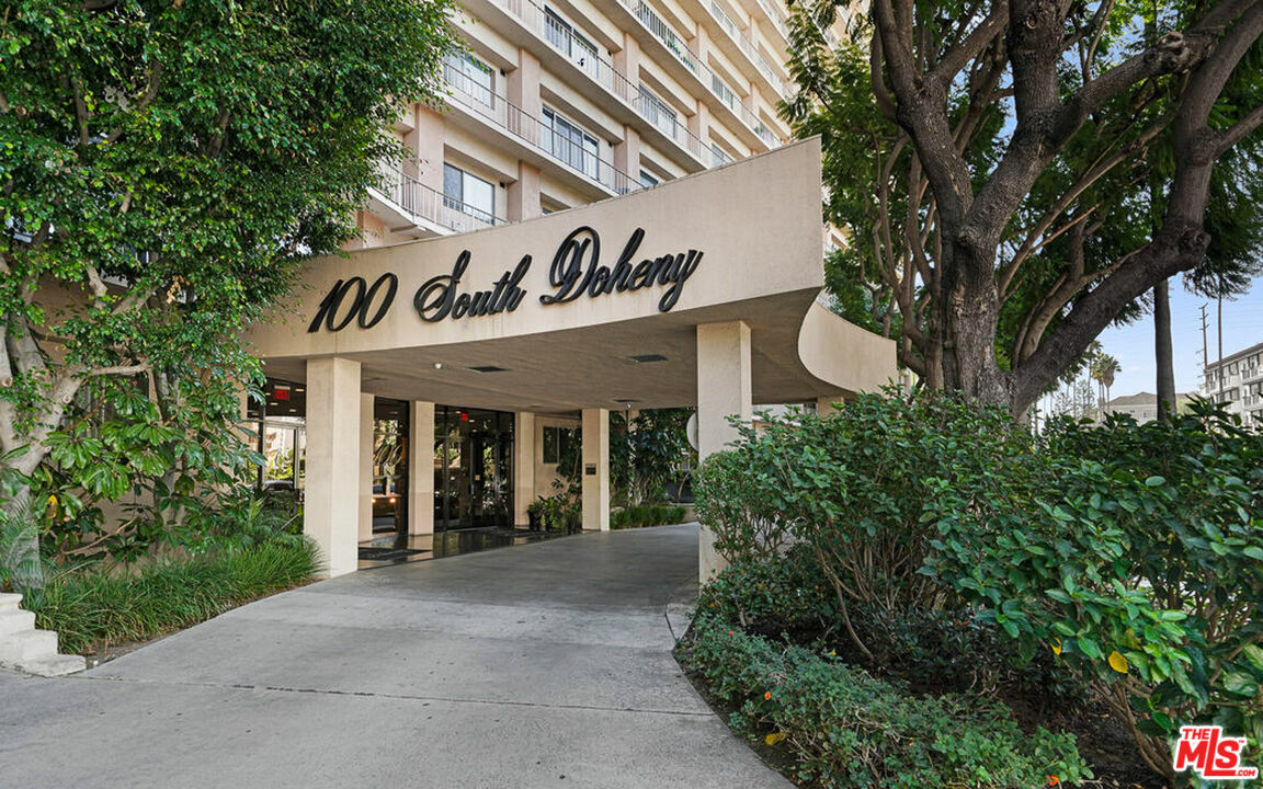 Property Photo:  100 S Doheny Dr Ph 1  CA 90048 