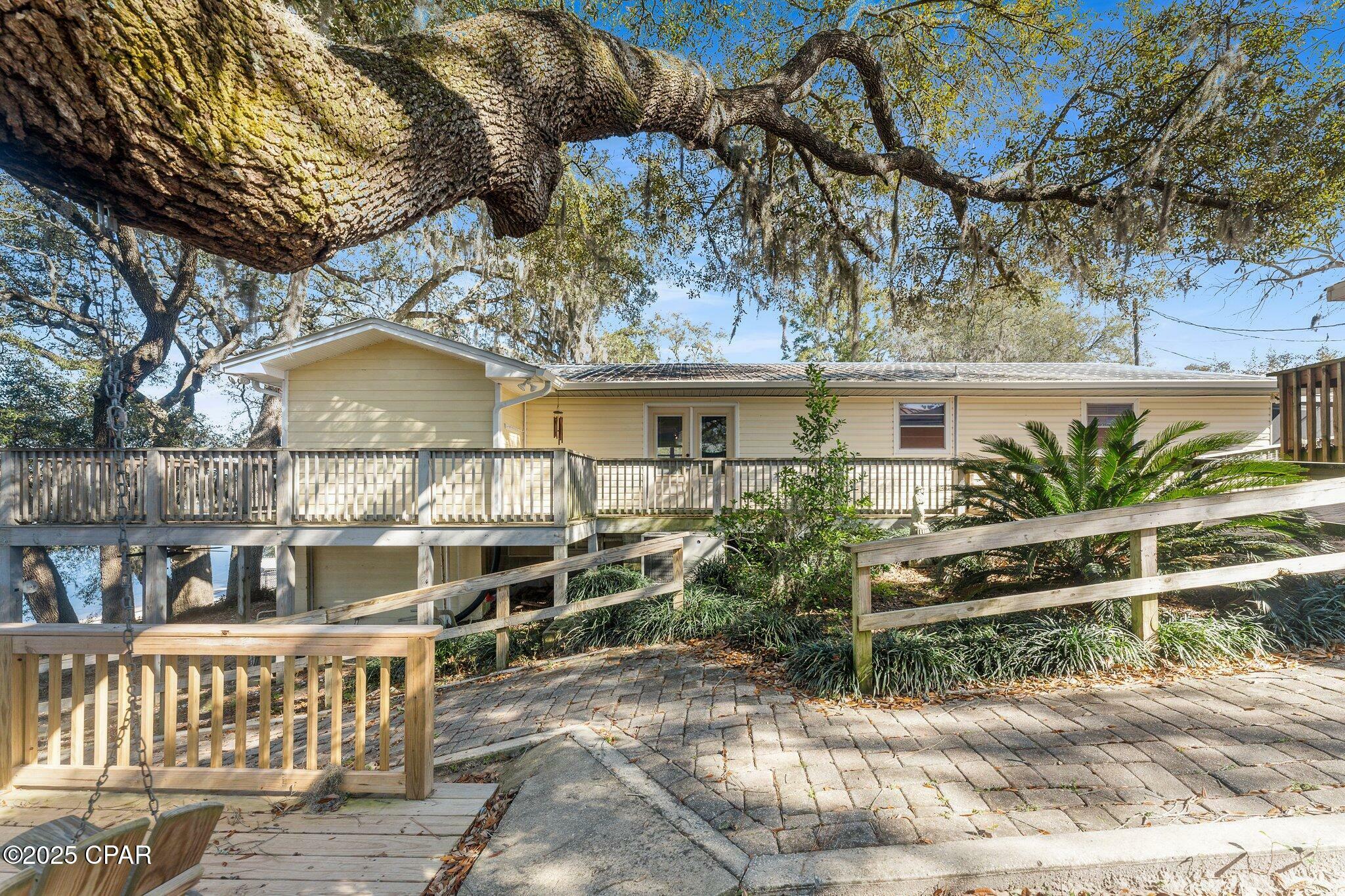 Property Photo: 4215 Crystal Lake Drive FL 32428