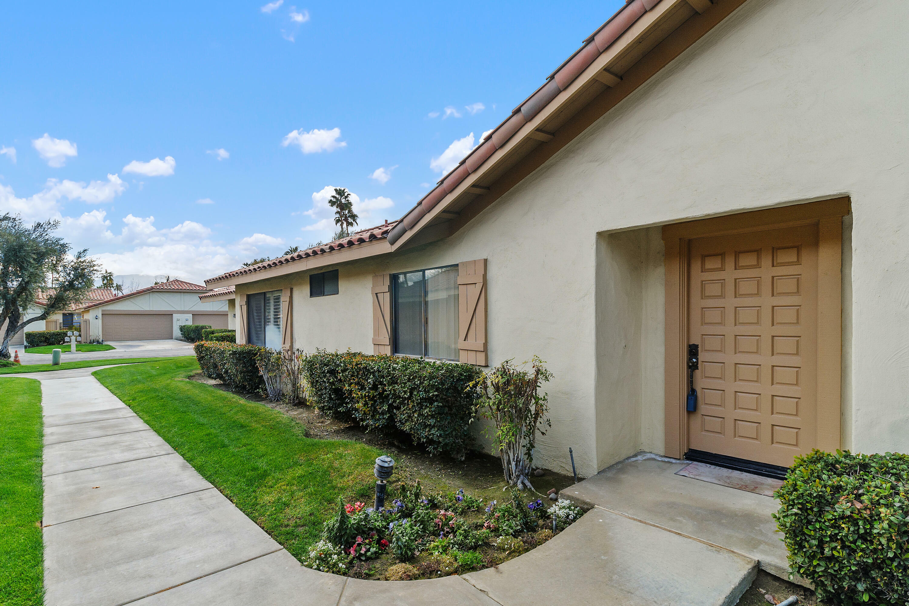 314 Sierra Madre S  Palm Desert CA 92260 photo