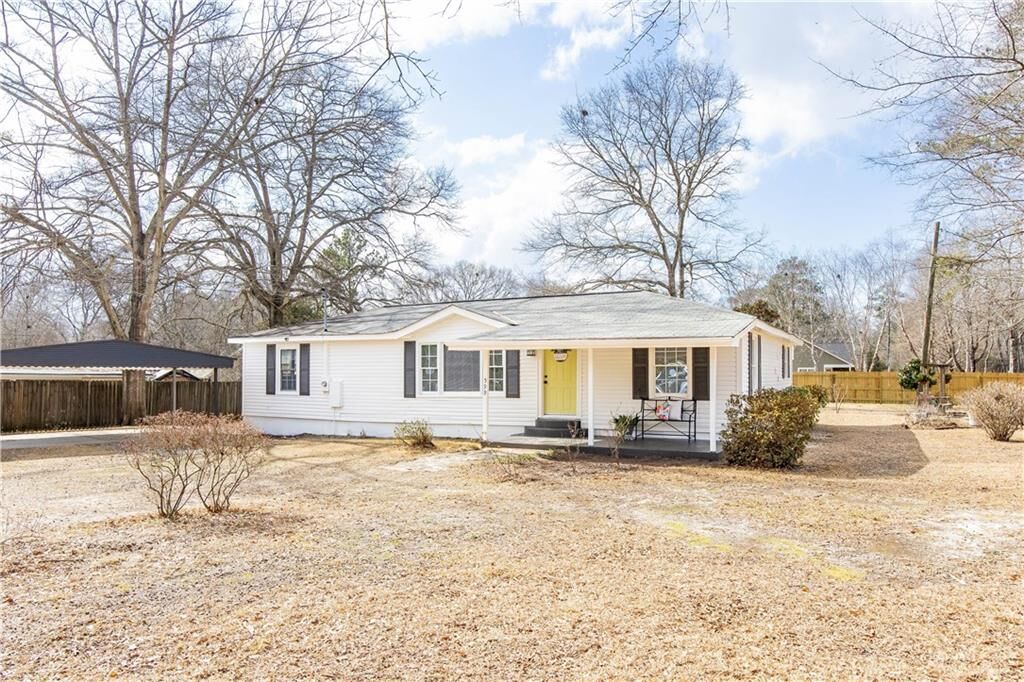 Property Photo: 599 Byrd Avenue AL 36877