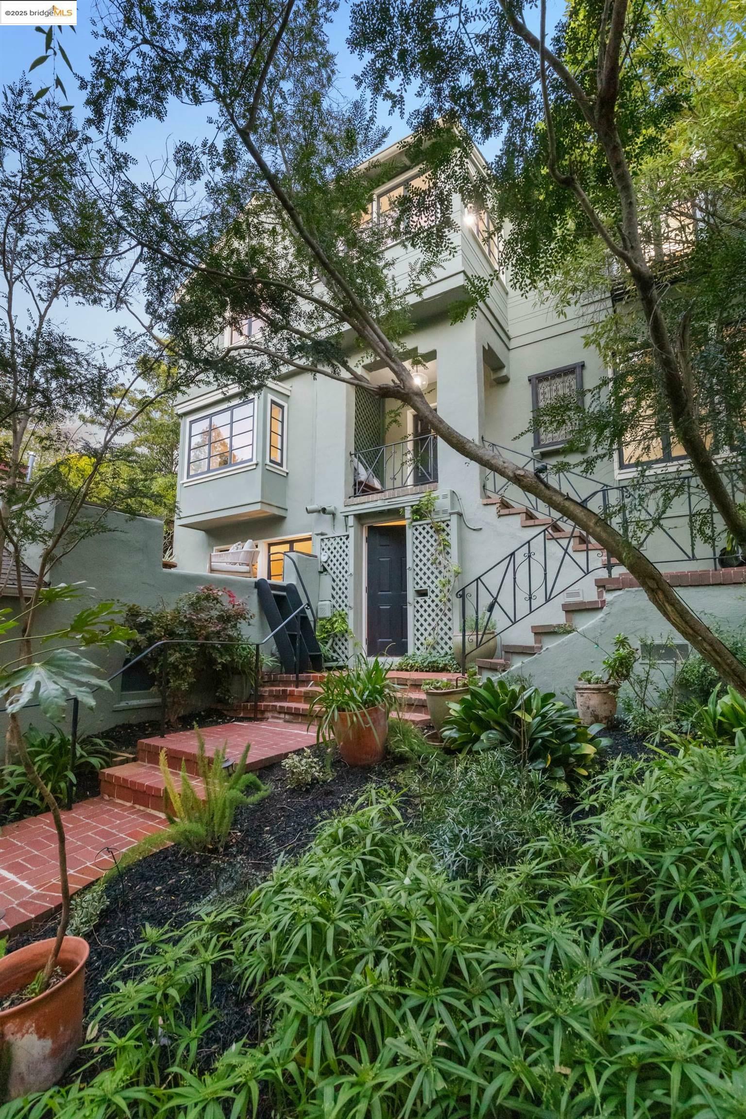 Property Photo:  143 Arlington Ave  CA 94707 