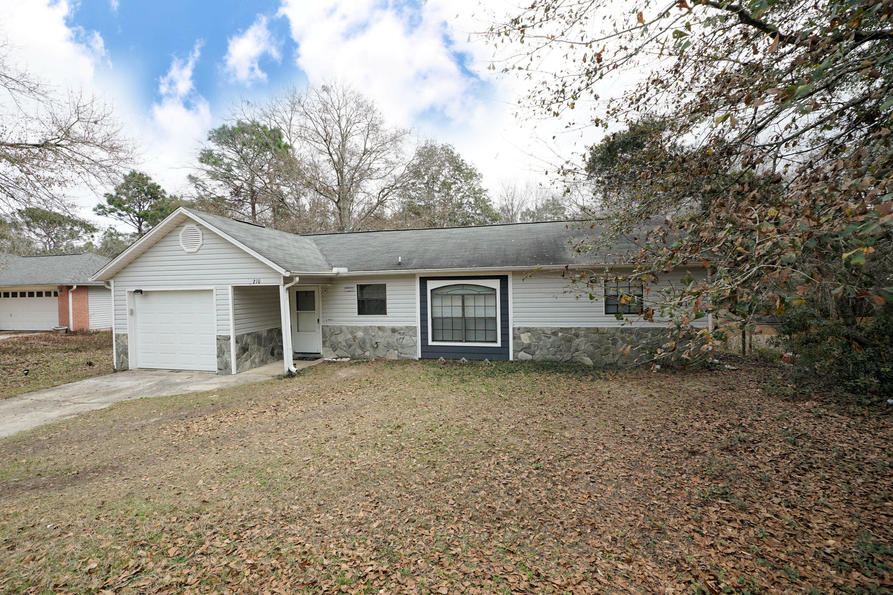 Property Photo:  210 Feldon Drive  FL 32536 