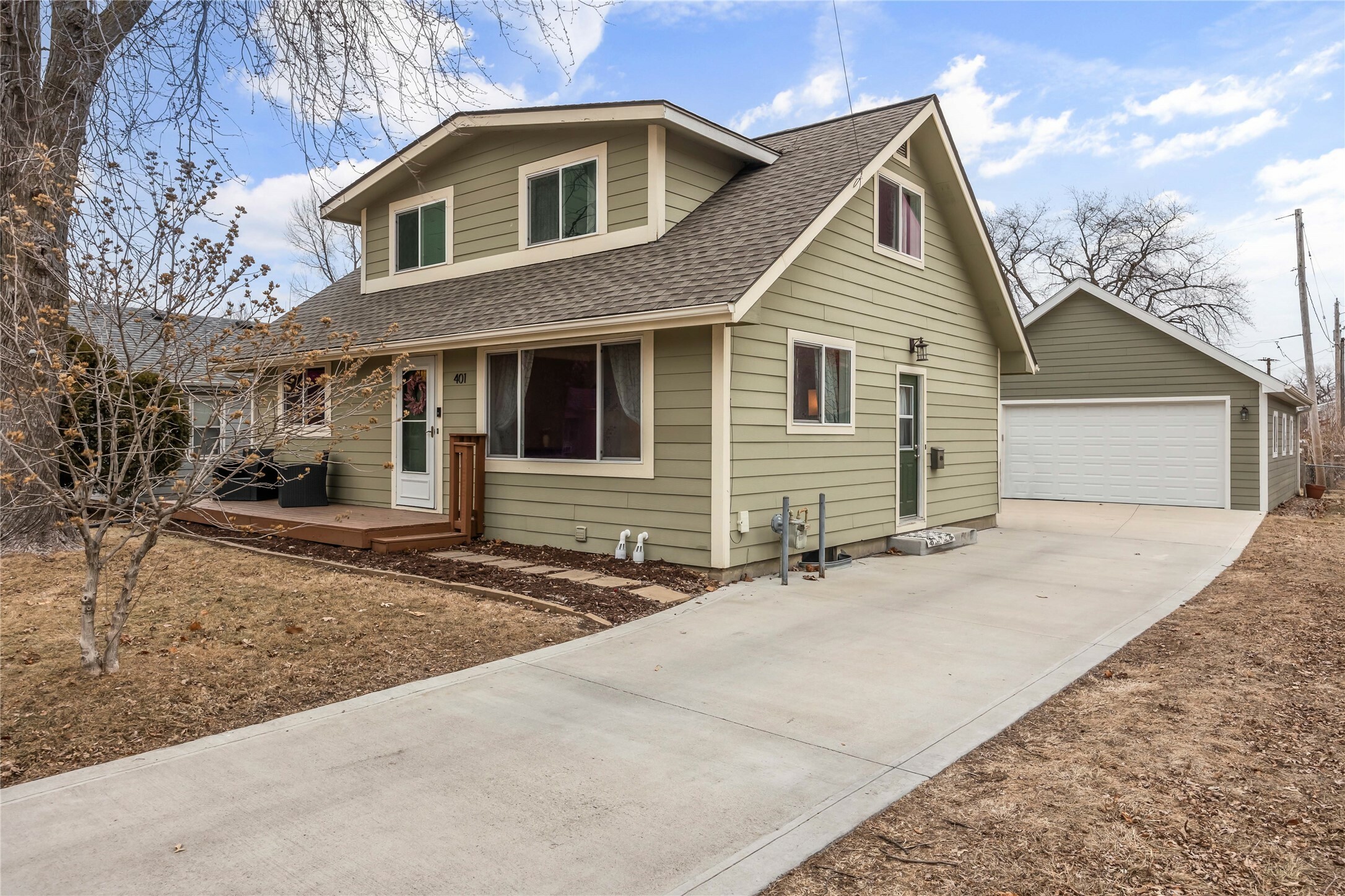 Property Photo: 401 SW Des Moines Street IA 50023