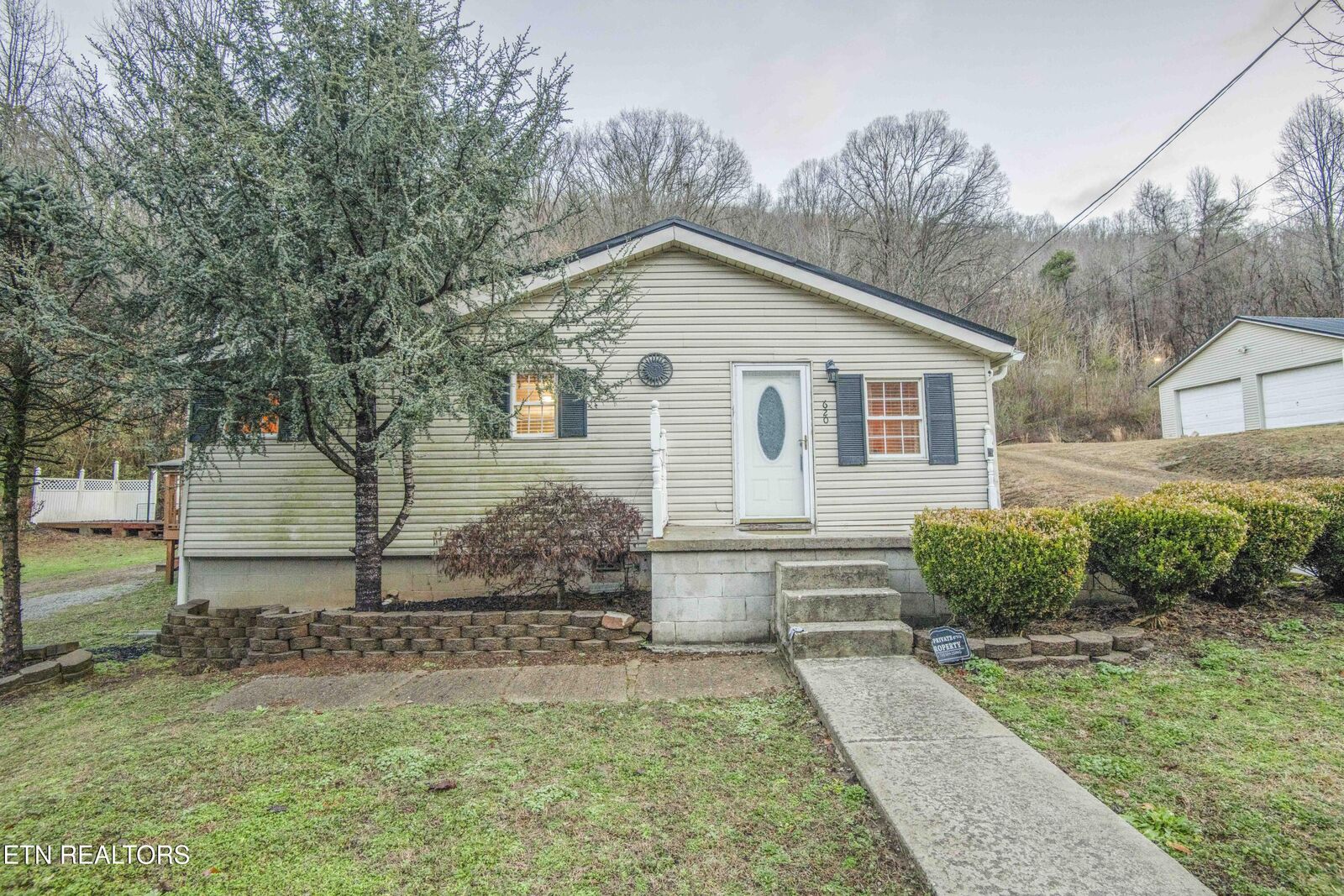 Property Photo:  620 E E Spring St St  TN 37840 