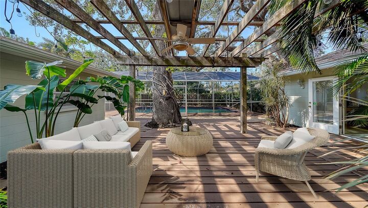 Property Photo: 3716 Camino Real FL 34239