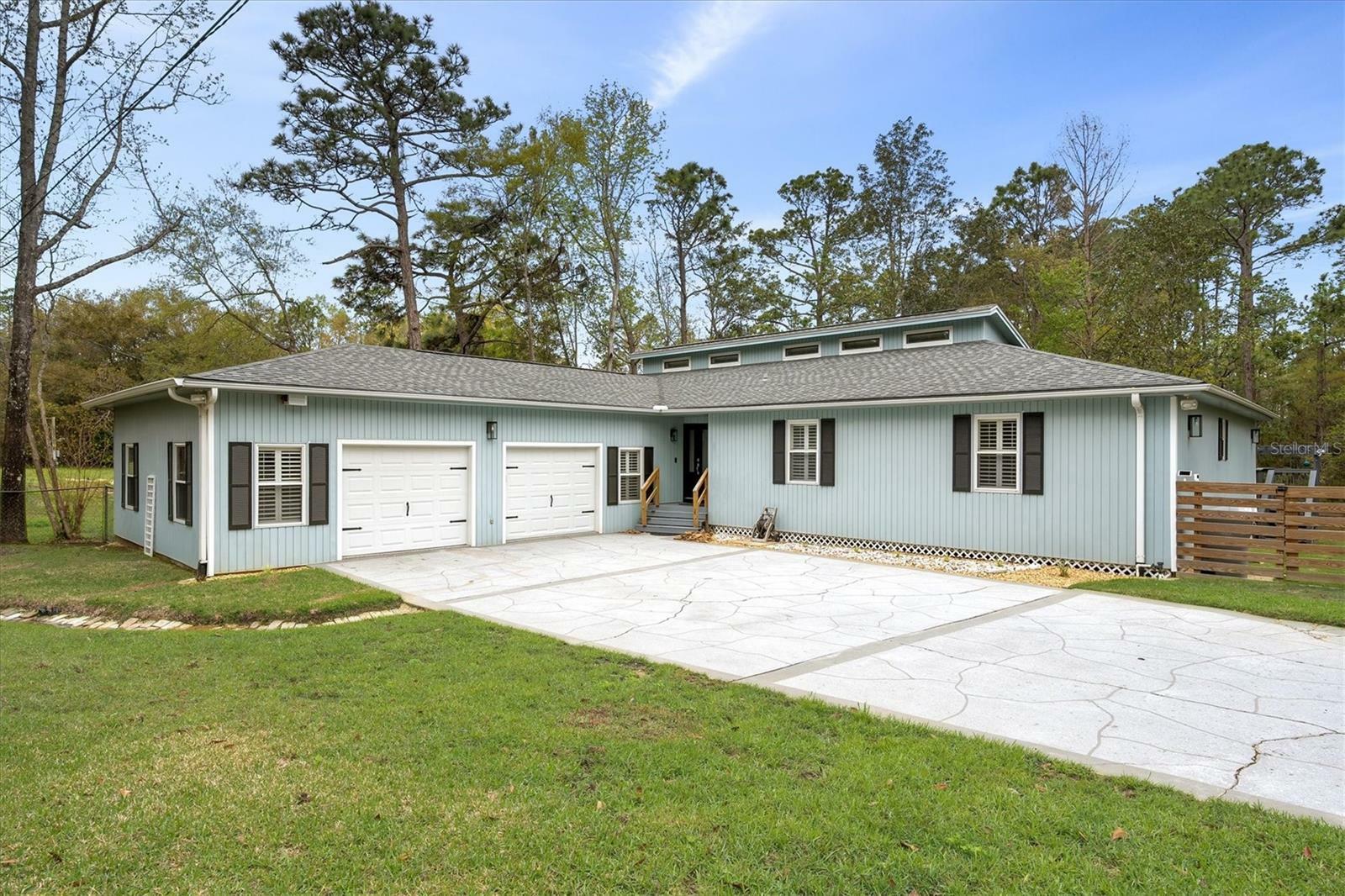 Property Photo:  3065 N 33rd Avenue  FL 32583 