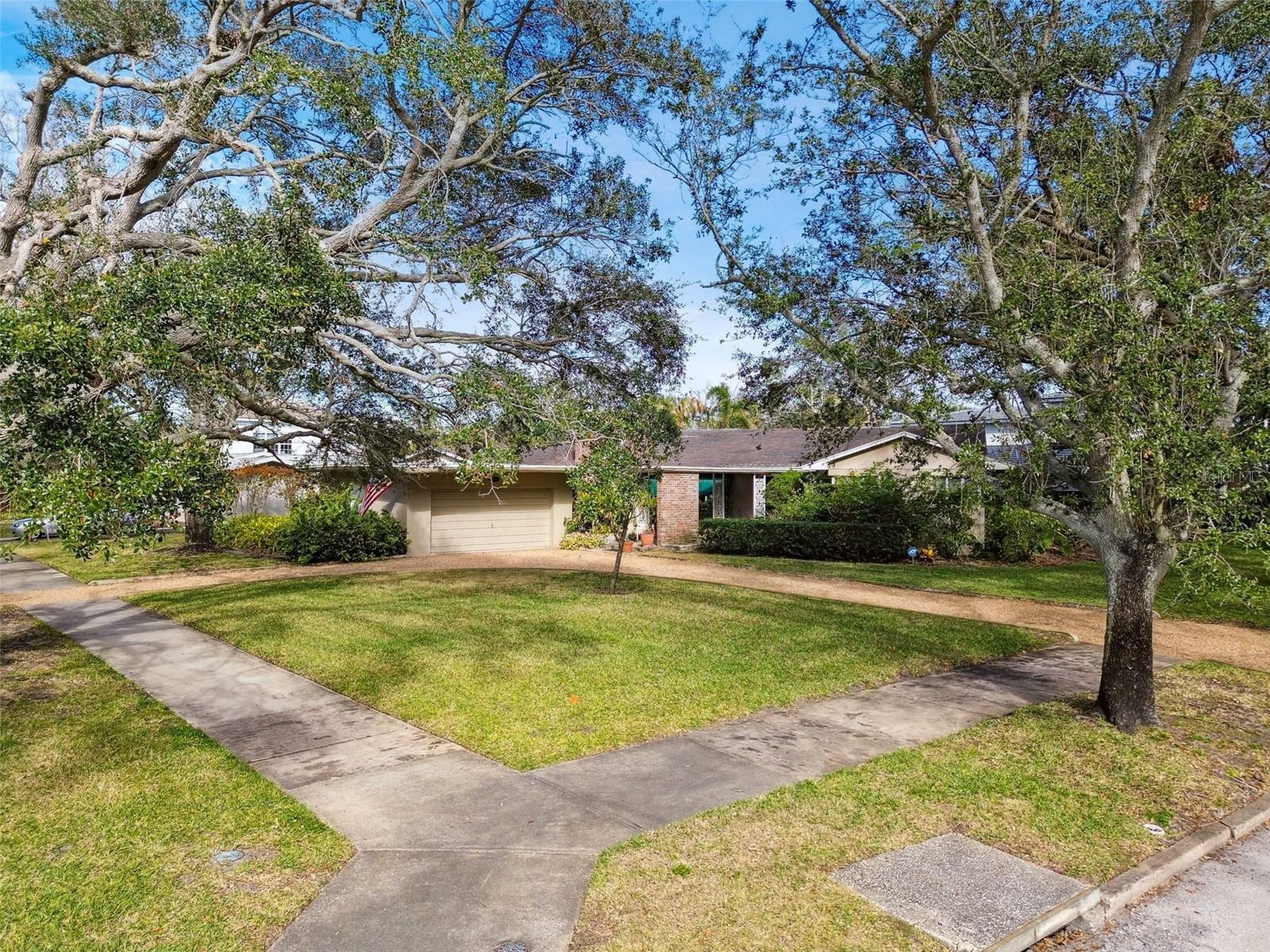 Property Photo:  1400 Brightwaters Boulevard NE  FL 33704 