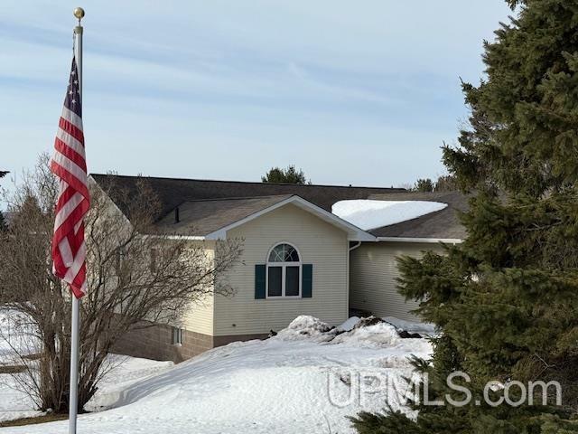 17761 Bay Shore Road  Houghton MI 49931 photo