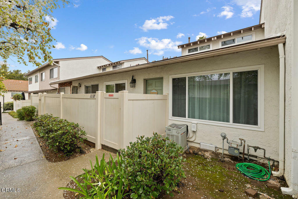 Property Photo:  1337 Alessandro Drive  CA 91320 