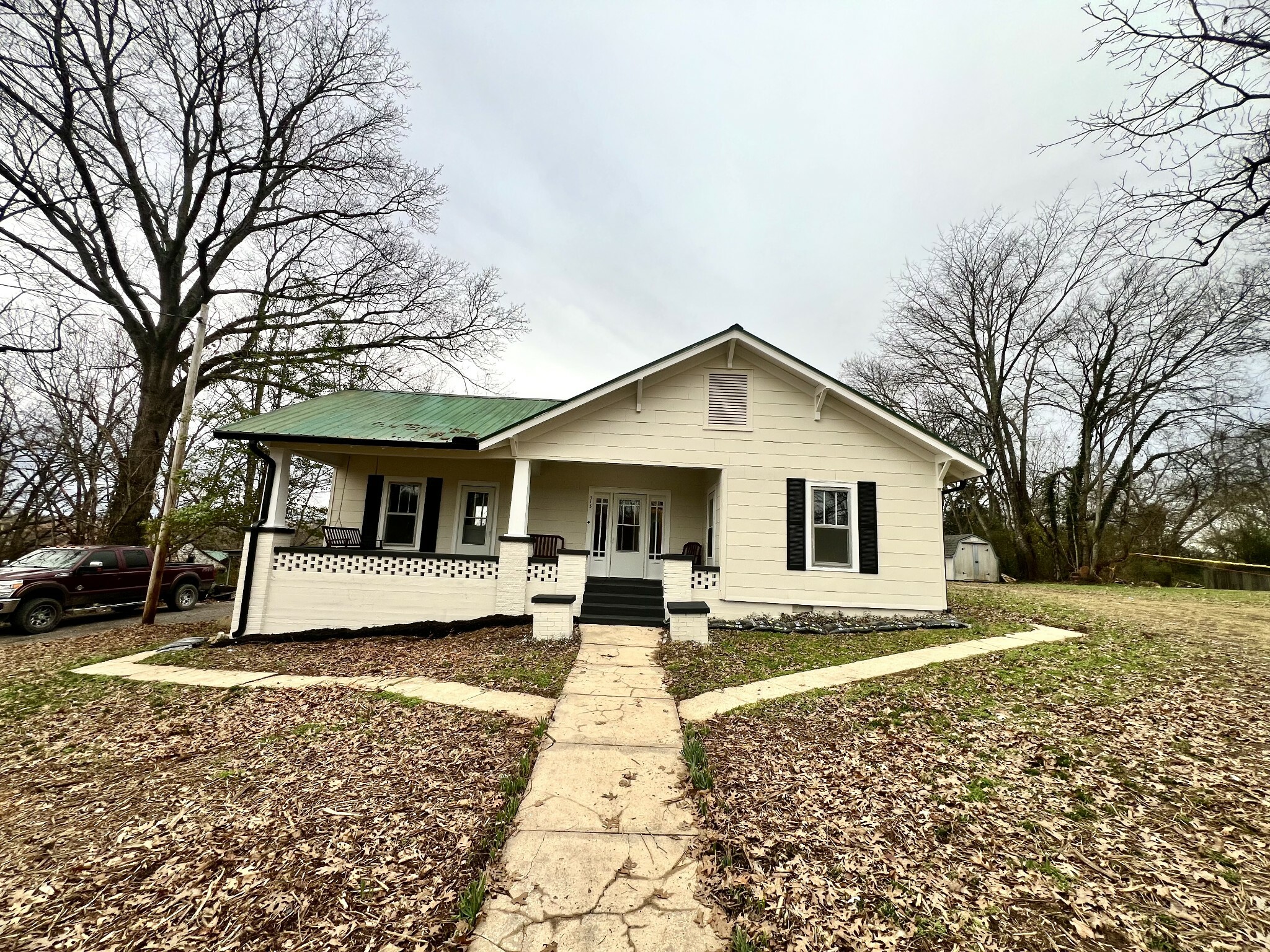 Property Photo:  313 Spring St  TN 37183 