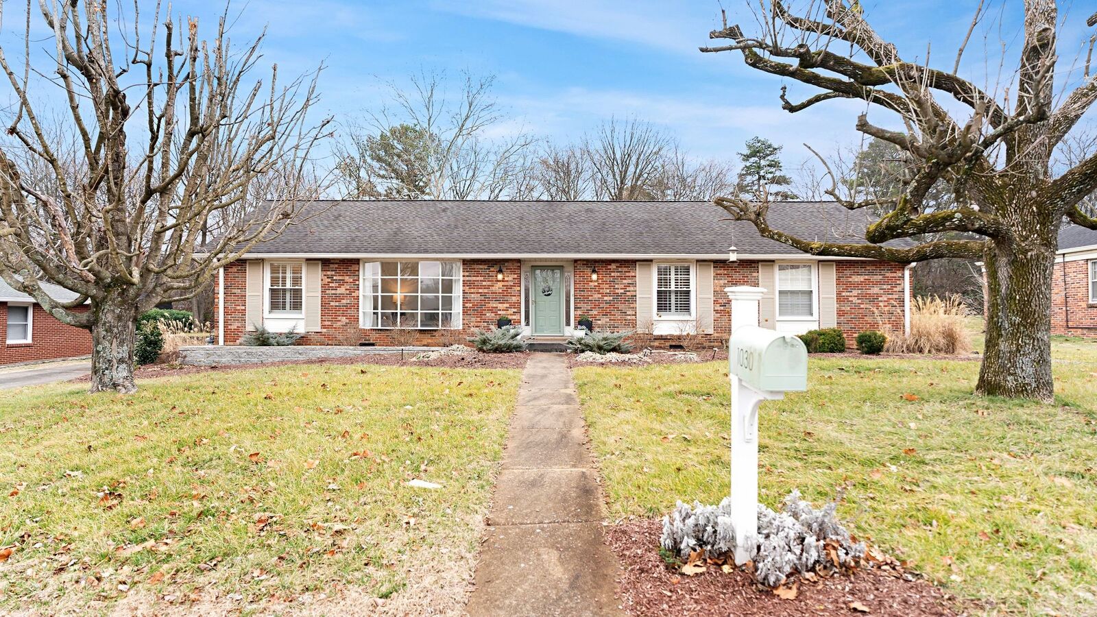 Property Photo:  1030 Percy Warner Blvd  TN 37205 