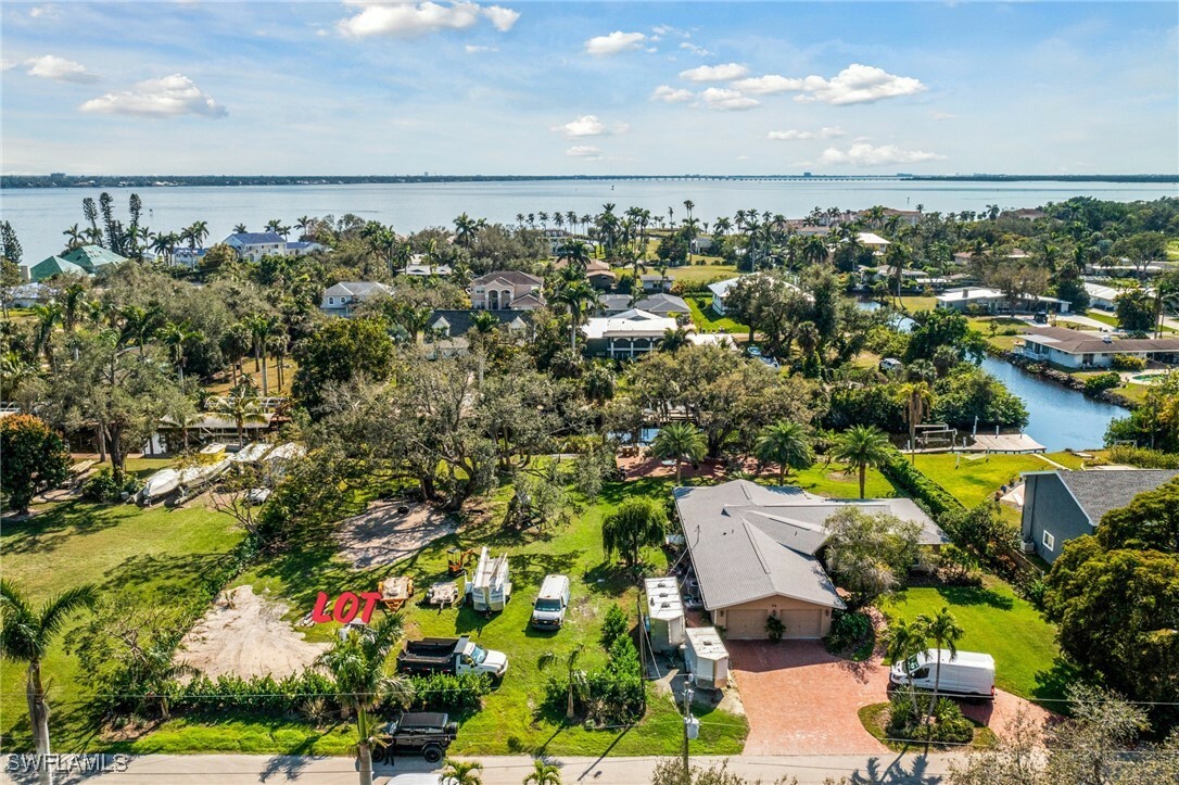 Property Photo:  78 Aqua Lane  FL 33903 