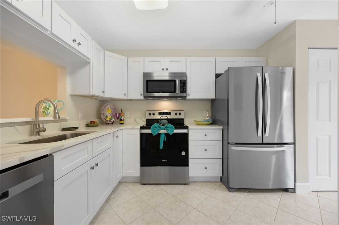 Property Photo: 15464 Admiralty Circle 6 FL 33917