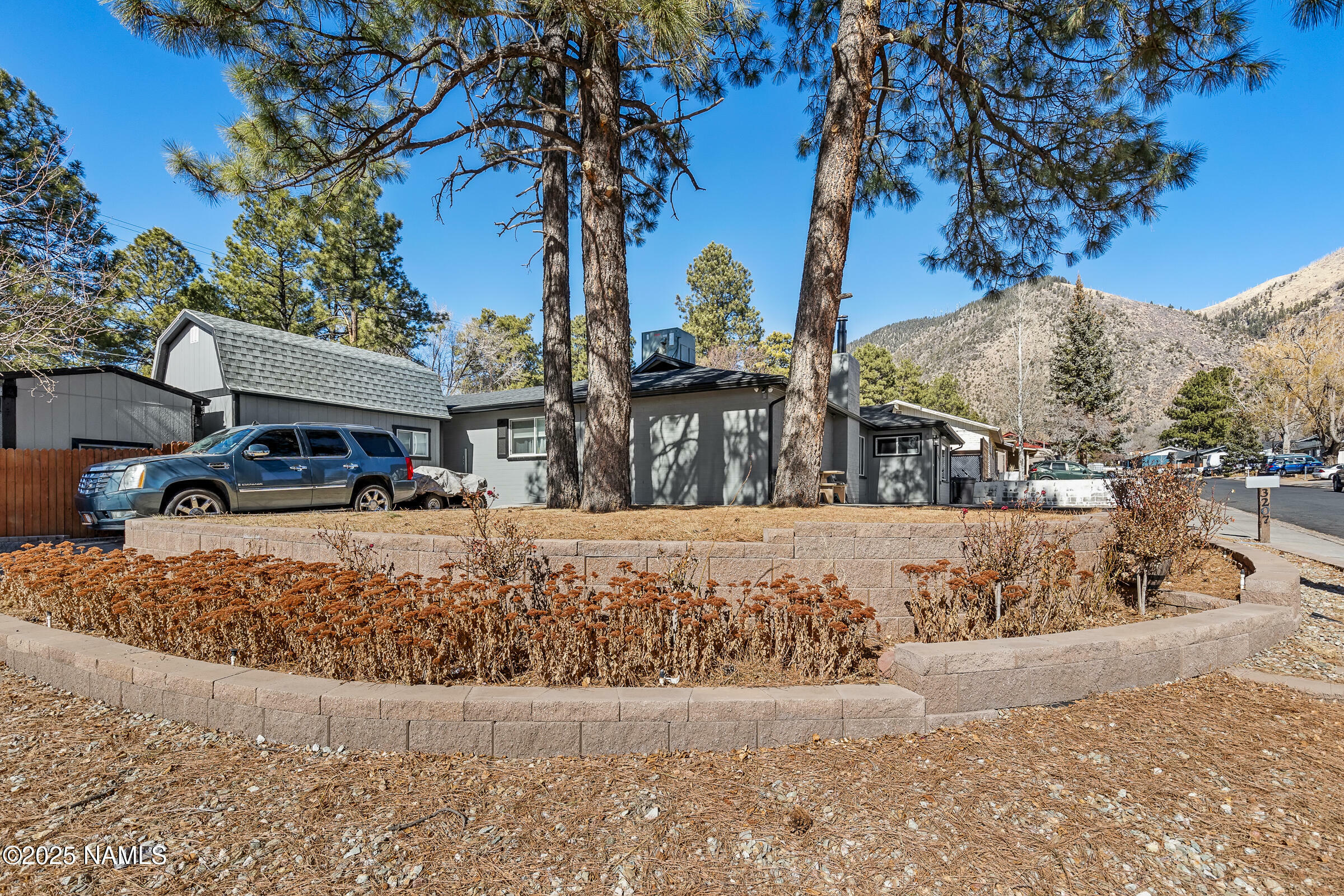 Property Photo: 3207 N Steves Boulevard AZ 86004