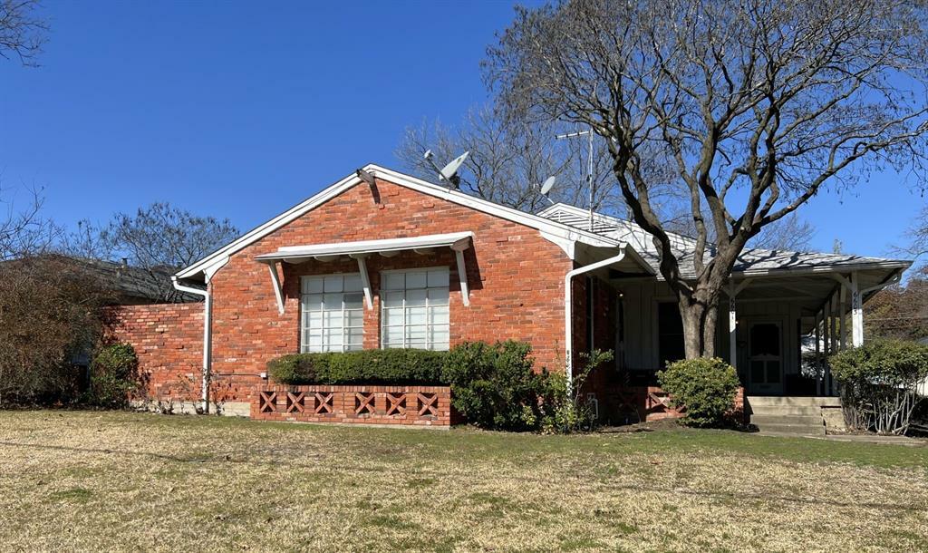 Property Photo:  6601-6603 E E Mockingbird Lane  TX 75214 