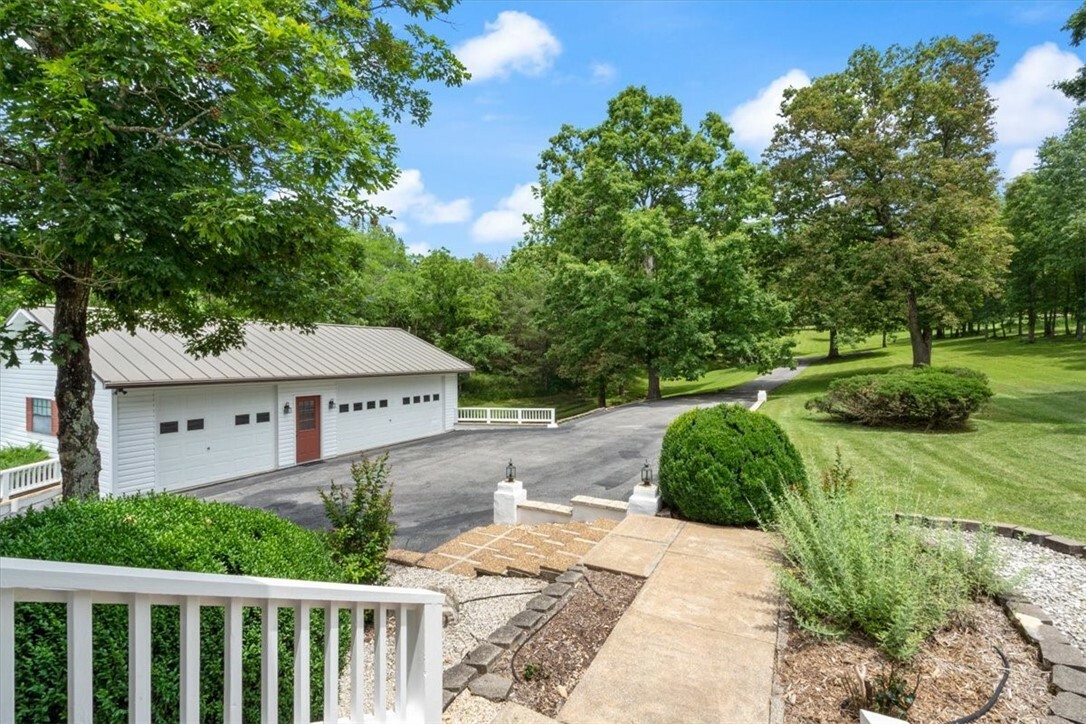 Property Photo:  512 County Road 227  AR 72631 