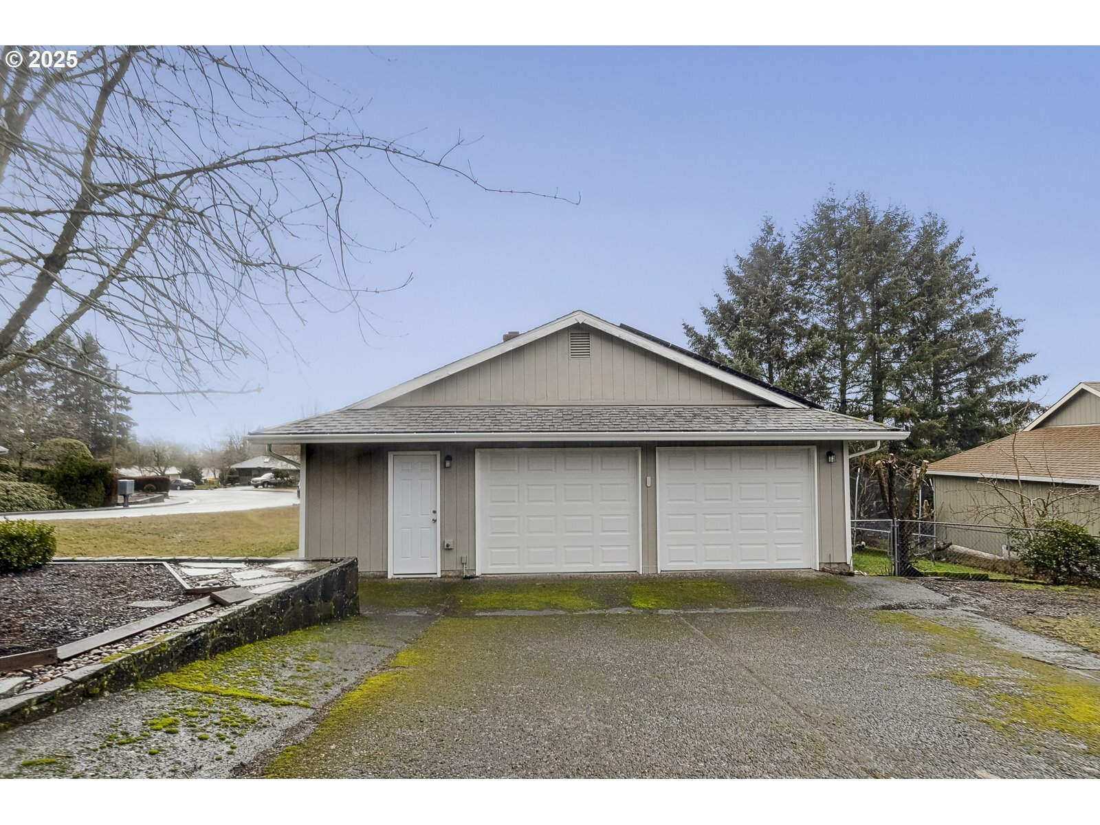 Property Photo:  4324 SE Anderegg Dr  OR 97236 