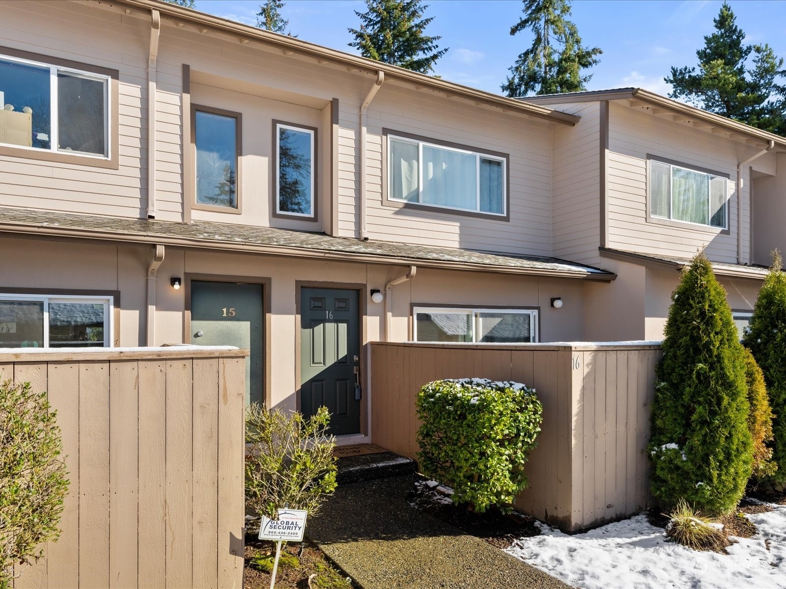 Property Photo: 20906 114th Place SE 16 WA 98031