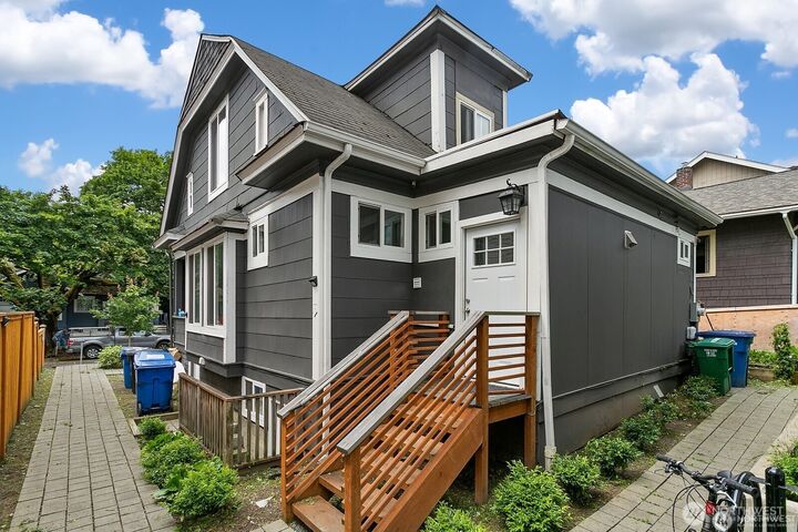 Property Photo:  4706  8th Avenue NE  WA 98105 