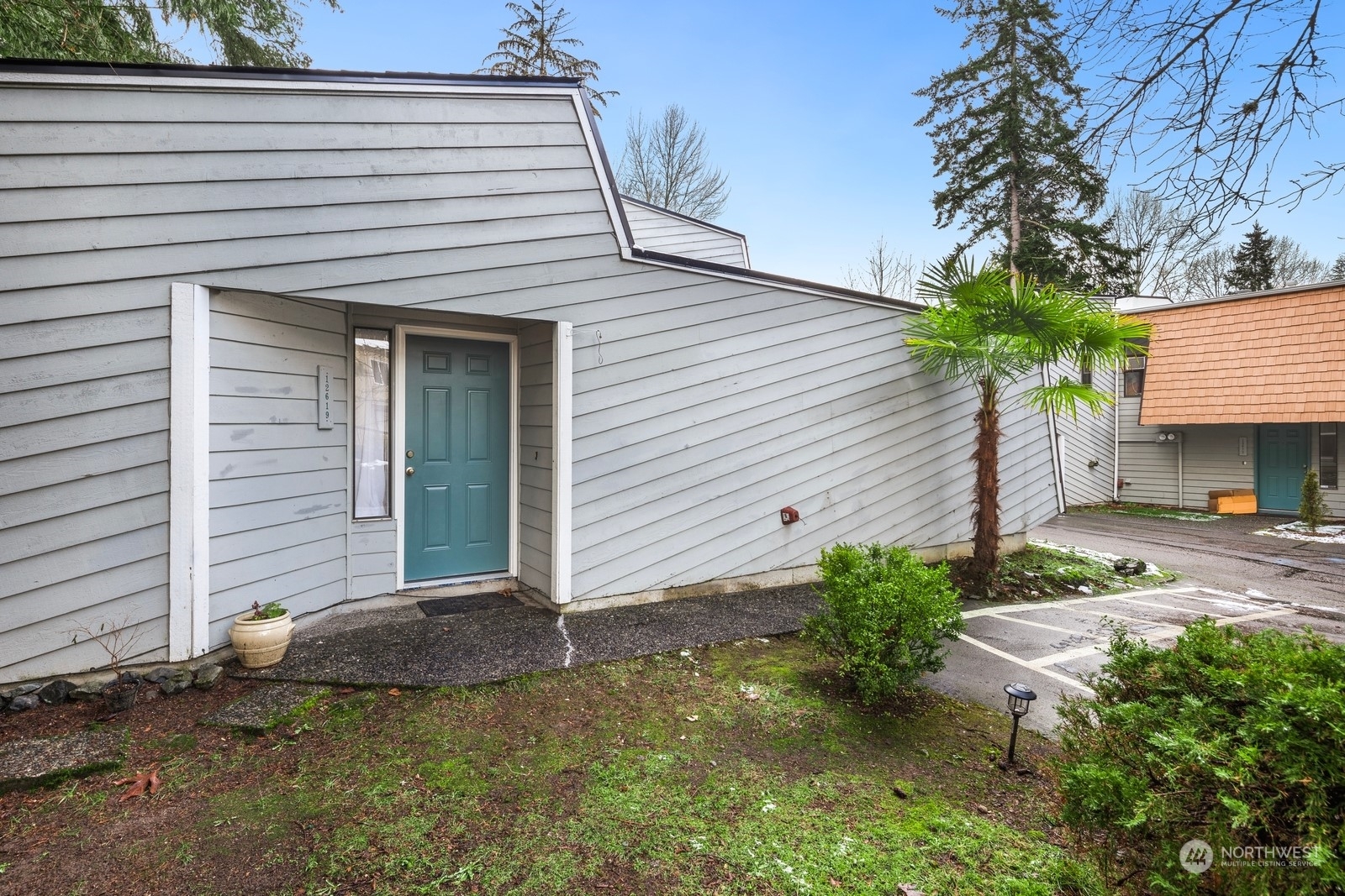 Property Photo:  12619 SE 42nd Street  WA 98006 