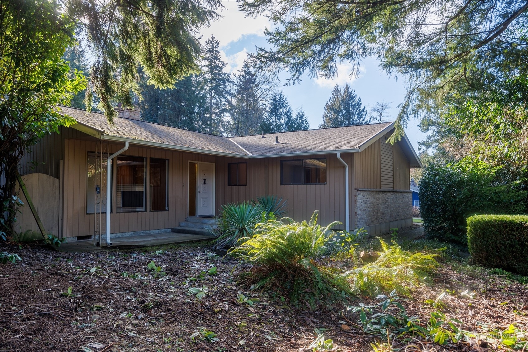 Property Photo:  1224  23rd Avenue SE  WA 98372 