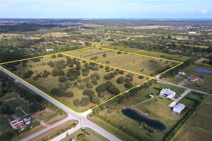 Property Photo:  495 66th Avenue SW  FL 32968 