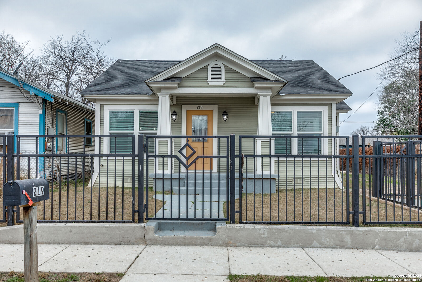 Property Photo:  219 Finton  TX 78204 