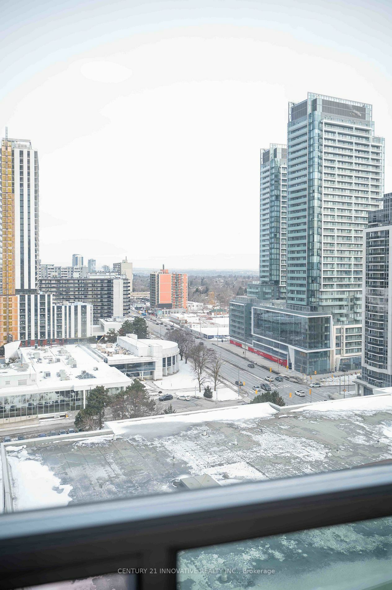 Property Photo:  5740 Yonge St 1506  ON M2M 3T3 