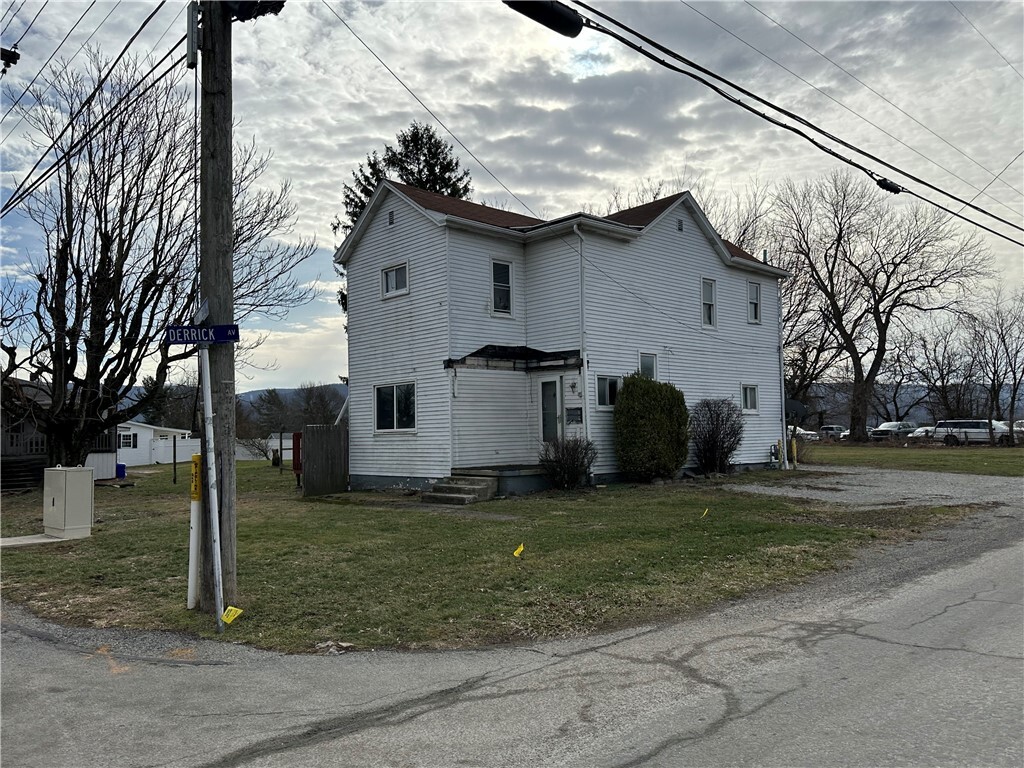 Property Photo: 353 Derrick Avenue PA 15401