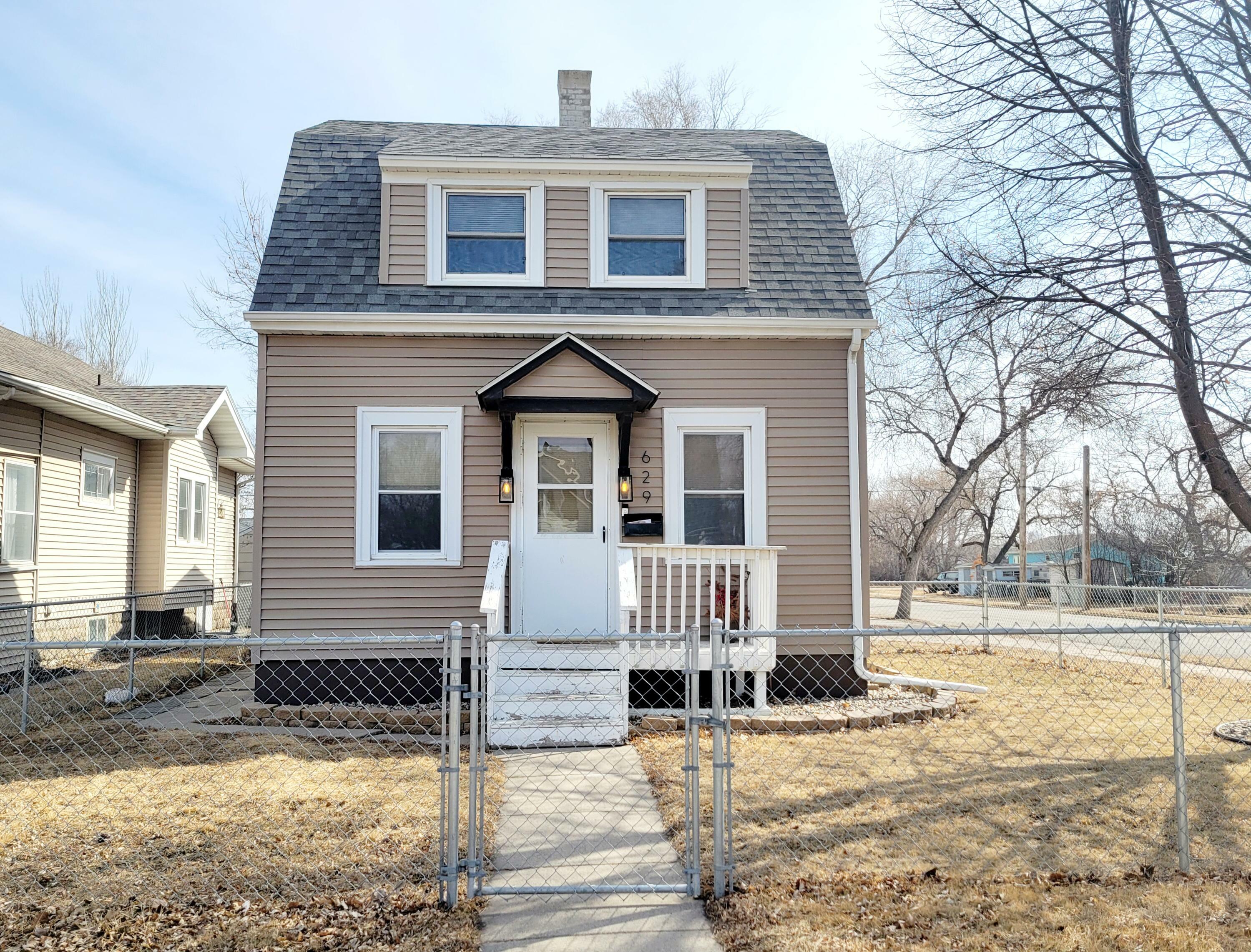Property Photo: 629 S 9th St SD 57401