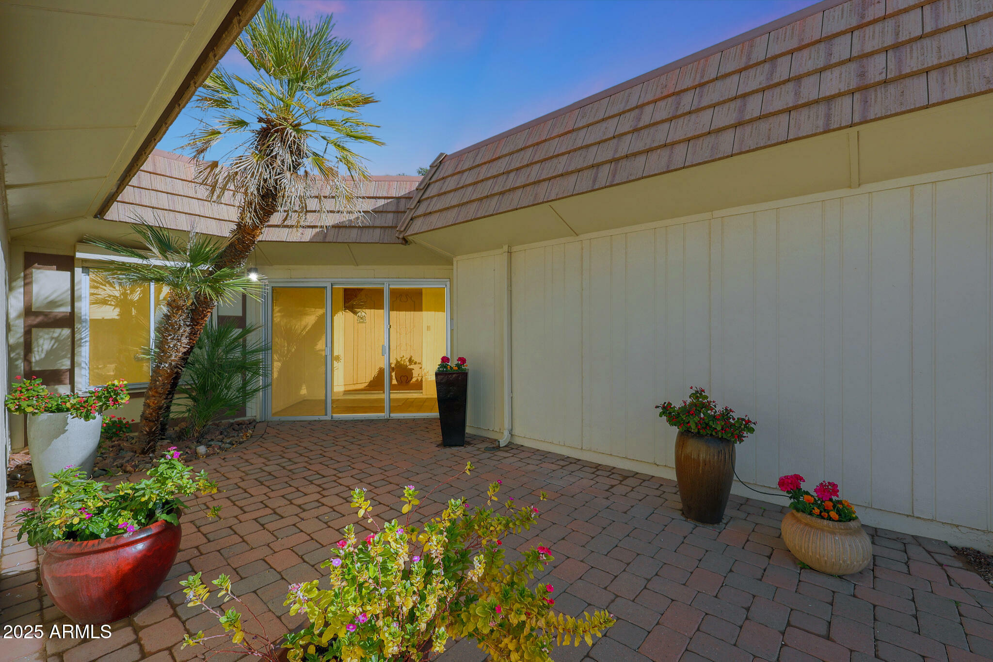 Property Photo: 10902 W Palmeras Drive AZ 85373