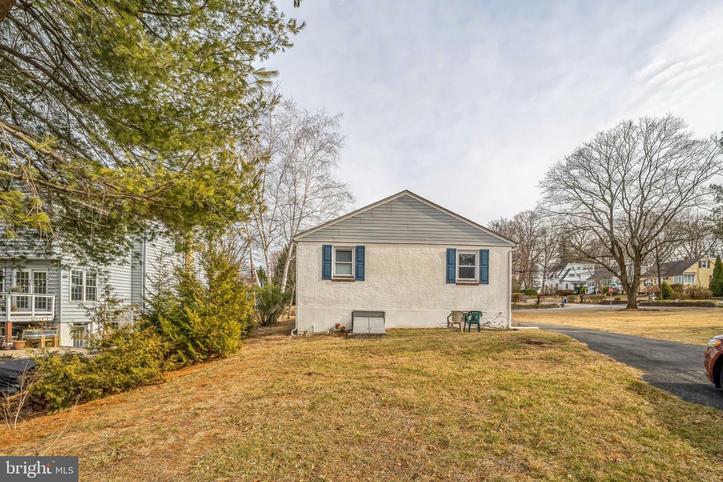 Property Photo:  536 Smedley Avenue  PA 19063 