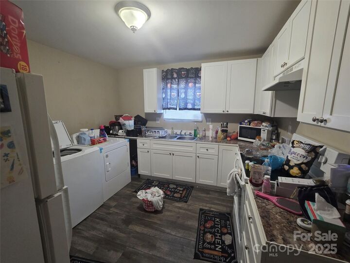 Property Photo:  1021 E Airline Avenue  NC 28054 