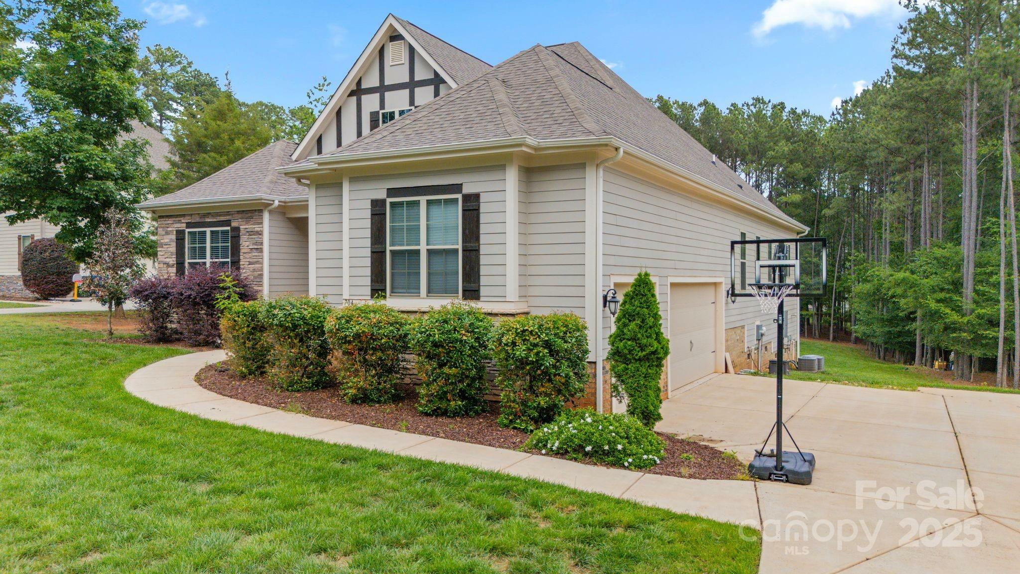 Property Photo: 704 Kenway Loop NC 28117
