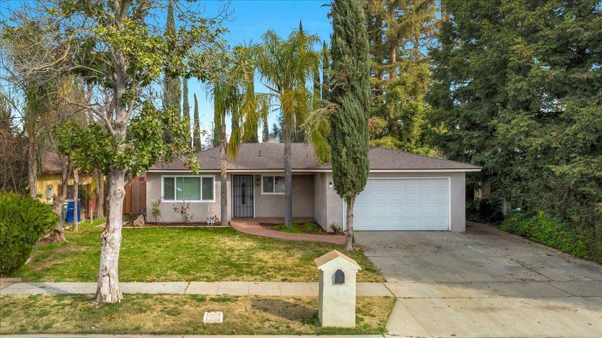 4580 N Holt Avenue  Fresno CA 93705 photo